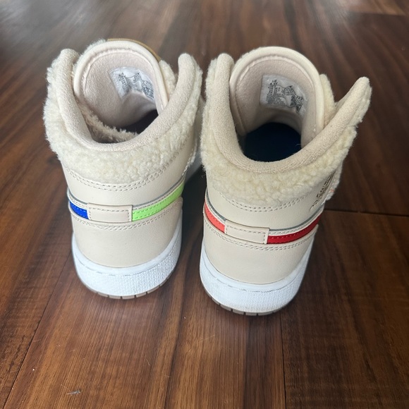 Nike Air Jordan 1 - Picture 3 of 8